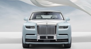 Rolls-Royce Phantom siêu hiếm xuất hiện trong bài đăng của Hoa hậu Mai Phương Thúy